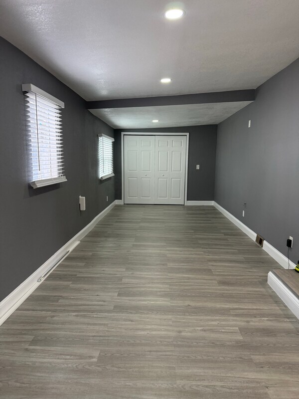 8811 Poe Dr, Town 'N' Country, FL 33615 - photo 3