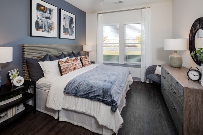 Thrive at University City, Charlotte, NC 28213 - photo 3