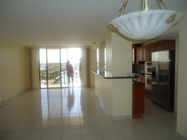 Winston Towers 700 unit 1208, Sunny Isles Beach, FL 33160 - photo 4