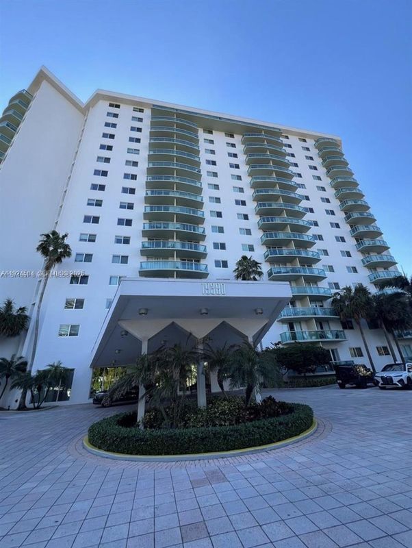 Oceanview Building B, Sunny Isles Beach, FL 33160 - photo 2