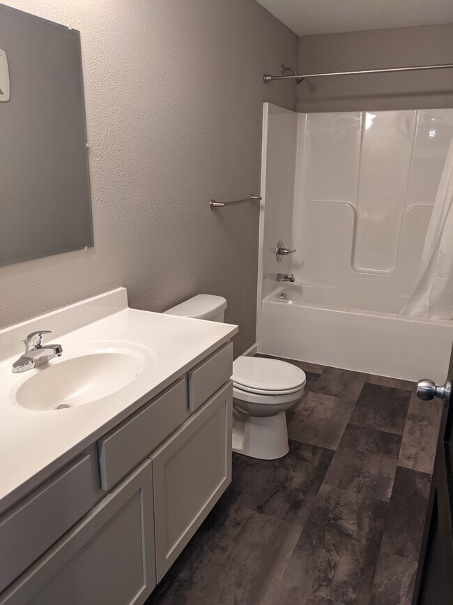 Lakeview Apartments, Albert Lea, MN 56007 - photo 3