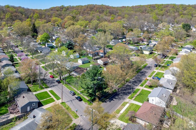 Many homes in Merriman Valley are within walking distance of Sand Run Metro Park.