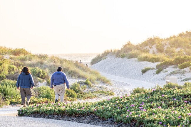 Oxnard's famous beaches are under 15 minutes away from Kamala Park.