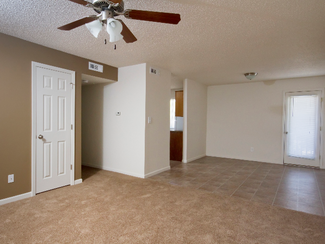 2546 S Ingram Mill Rd, Springfield, MO 65804