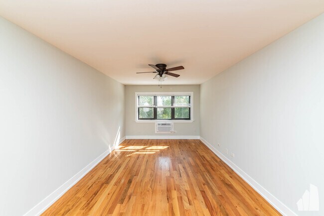 445 W Barry Ave unit 430, Chicago, IL 60657 - photo 2