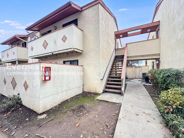 2520 Walters Way unit 22, Concord, CA 94520 - photo 1