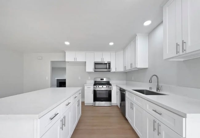 25443 Vía Labrada, Santa Clarita, CA 91355 - photo 2