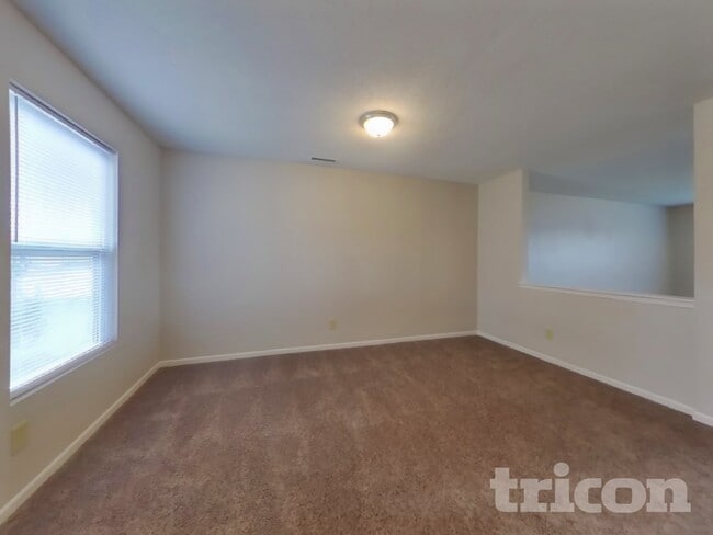 11361 N Creekside Dr, Monrovia, IN 46157 - photo 3