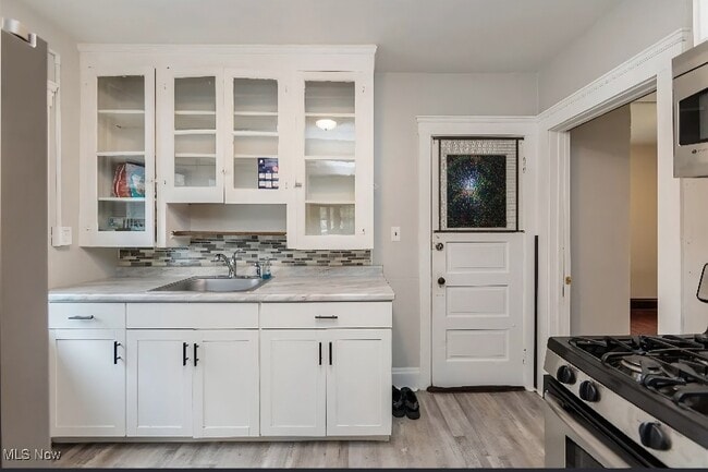 10310 Adelaide Ave unit 2 Upstairs, Cleveland, OH 44111 - photo 4