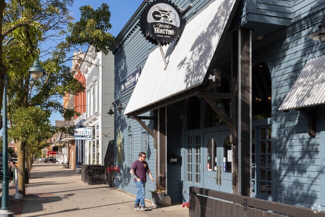 Residents can walk down Union St to Blue Tractor BBQ for ribs, pulled pork and more.