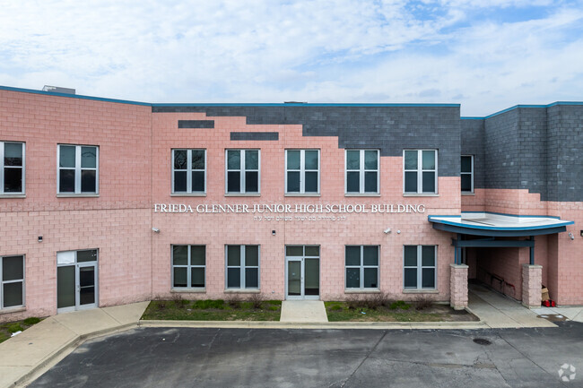 Bais Yaakov Hebrew Parochial has over 630 students.