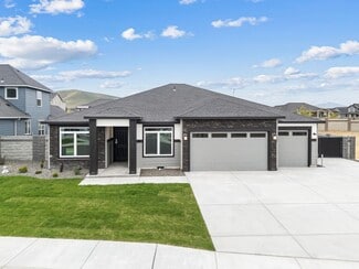 606 Constance, West Richland, WA 99353