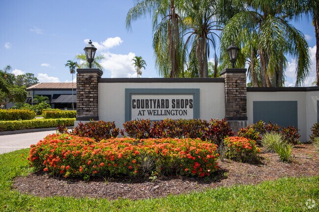 Courtyard Shops has all the favorite stores for the resident in Sugar Pond Manor neighborhood.