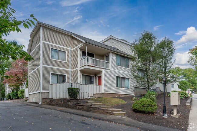 One-to-two-bedroom condos in the Carriage Hill Community are another option in Beaver Hills.