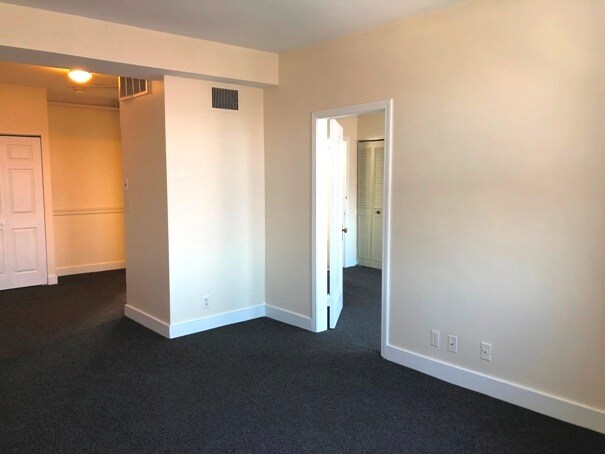 477 Commonwealth Ave unit 202, Boston, MA 02215 - photo 7