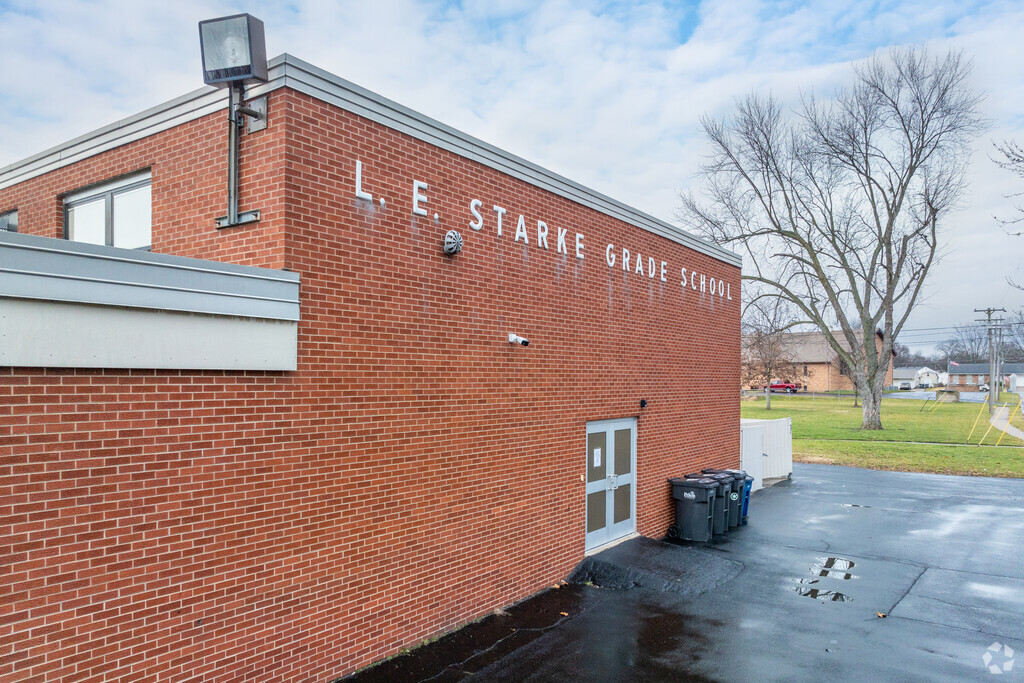 L.E. Starke Elementary School is a public school.