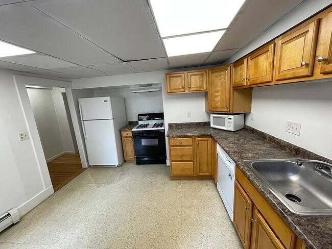 90 Pierce St unit 1, Malden, MA 02148 - photo 5