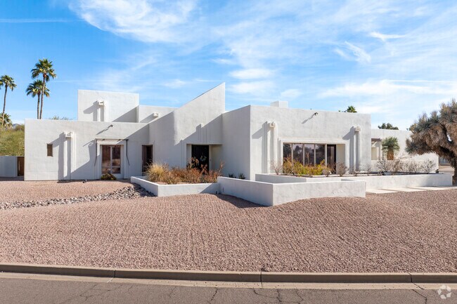 Unique custom homes are not uncommon in Horizons.