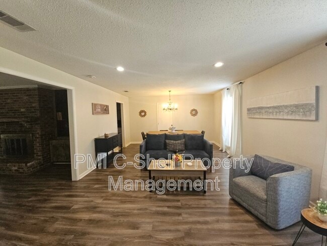 4625 Tree Line Dr, Pensacola, FL 32504 - photo 4