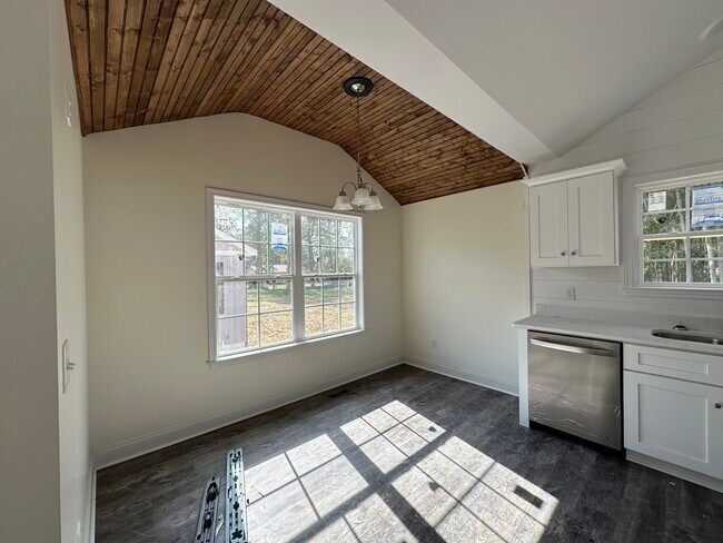 1692 Walton St unit B, Dalton, GA 30721 - photo 5