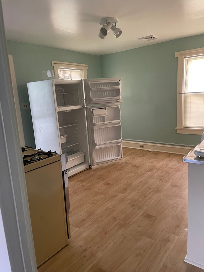 81 E Merritt St, Wilkes Barre, PA 18705 - photo 2