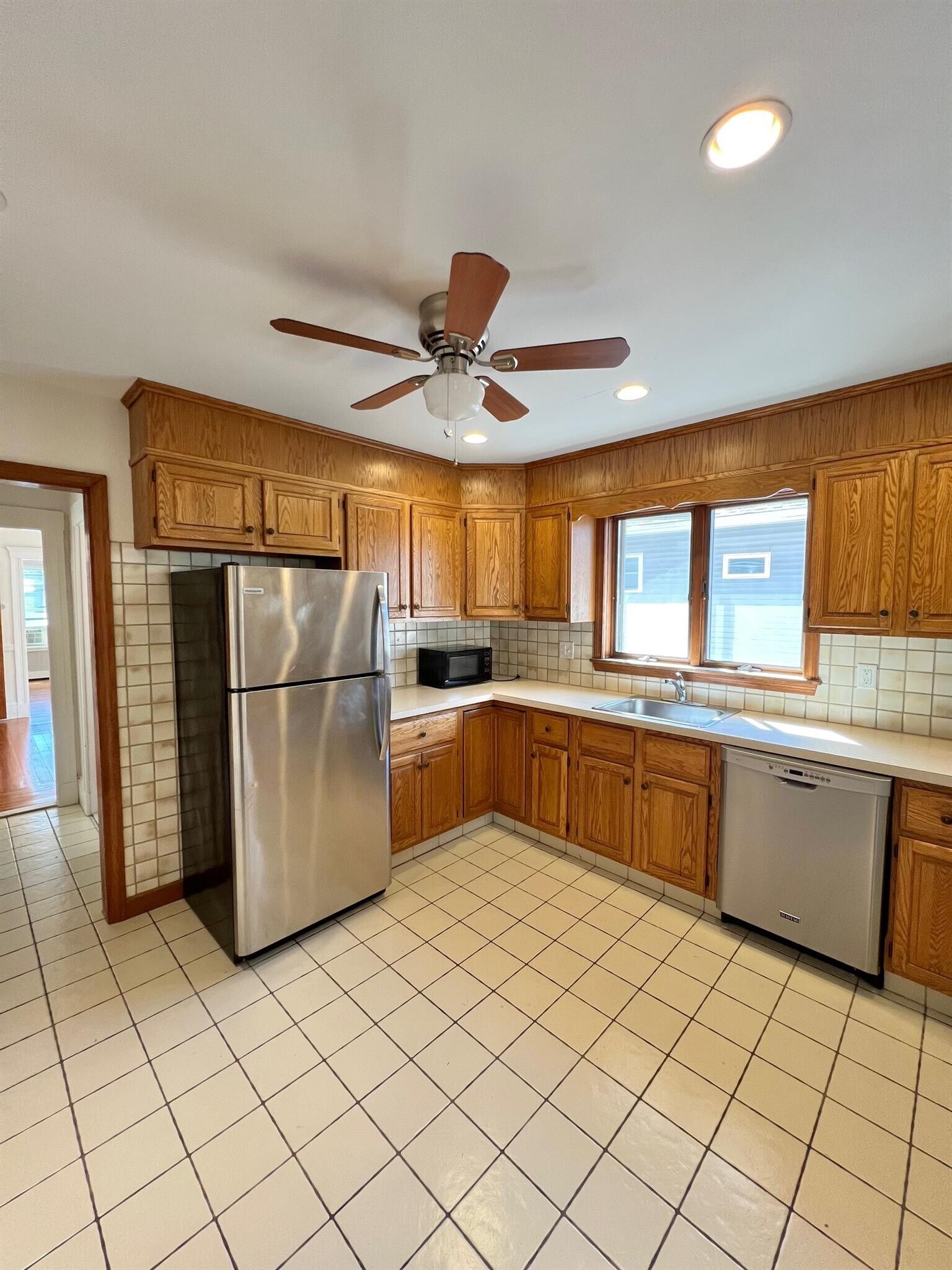 16 Alexander Ave unit 2, Medford, MA 02155 - photo 1