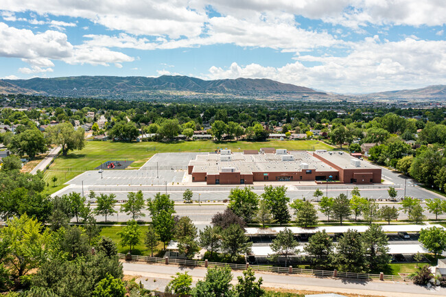 Overview of Altara Elementary School tucked away in the neighborhood of Sandy, UT.