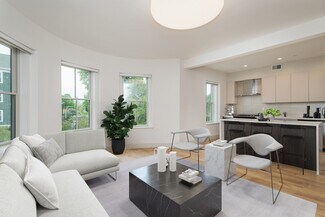 180 Saint Alphonsus St Unit 2, Boston, MA 02120