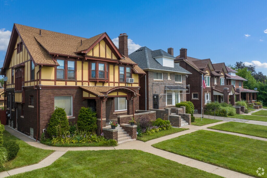 About LaSalle Gardens Schools, Demographics, Things to Do