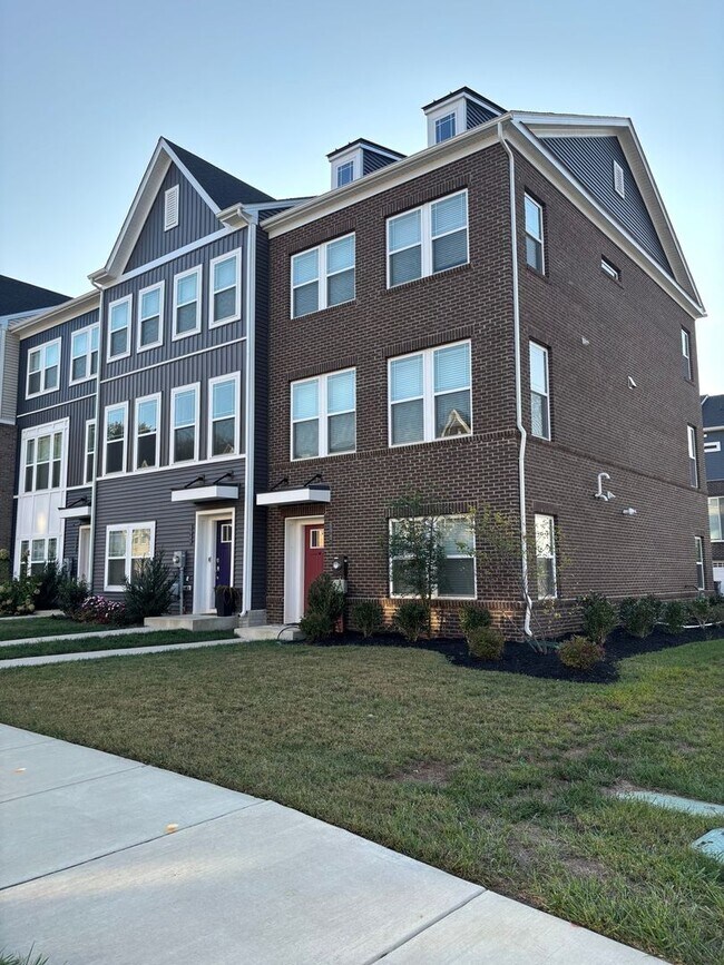 6947 Farragut Dr, Bryans Road, MD 20616 - photo 2