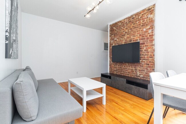 319 E 95th St unit ID1032029P, New York, NY 10128 - photo 5