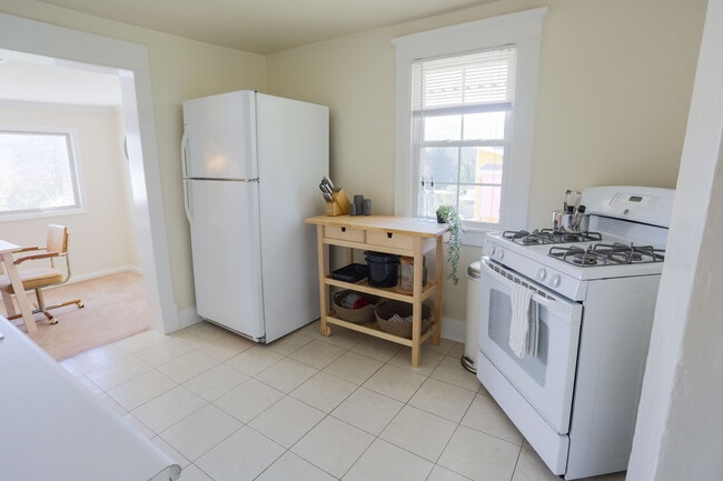 1602 Monticello Rd unit A, Charlottesville, VA 22902 - photo 4