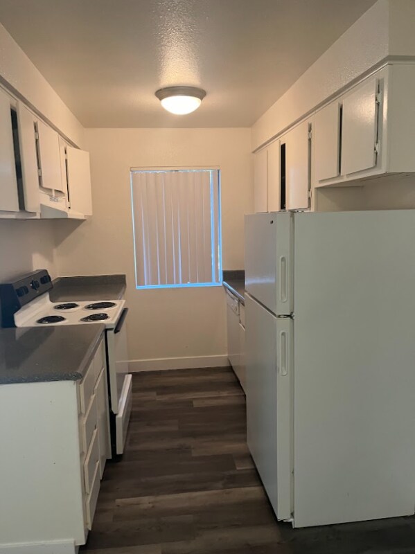 1750 Karen Ave unit classic 2, Las Vegas, NV 89169 - photo 3