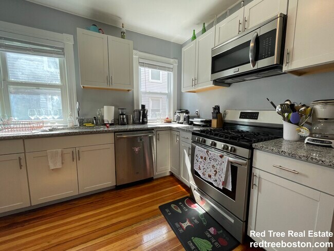124 Lowell St, Somerville, MA 02143 - photo 5