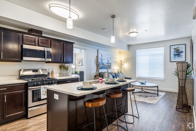 Seasons at Murray Crossing, Murray, UT 84107 - photo 2