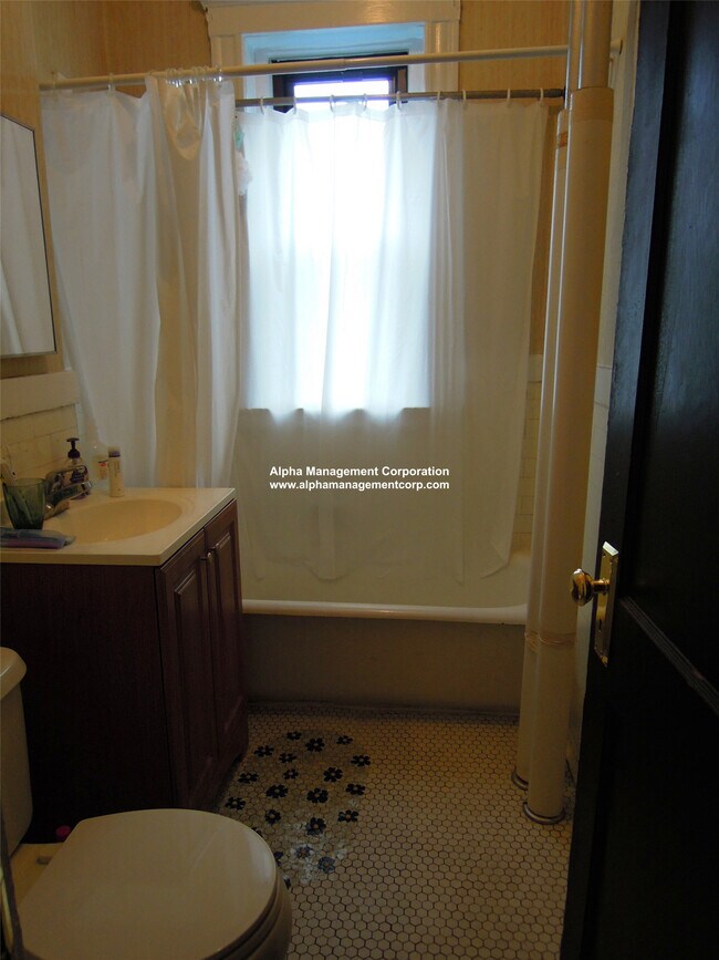 17-19-19 Washington St S unit 104, Malden, MA 02148 - photo 6