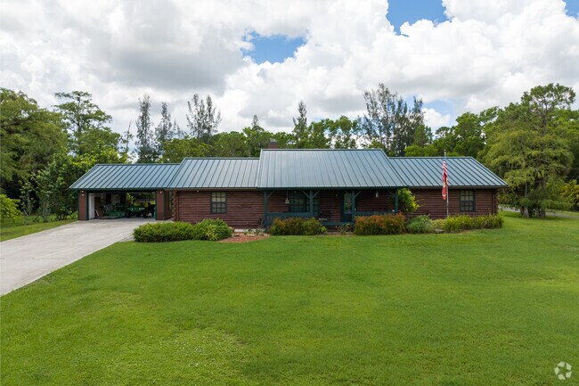 Loxahatchee Groves has the option for custom homes.