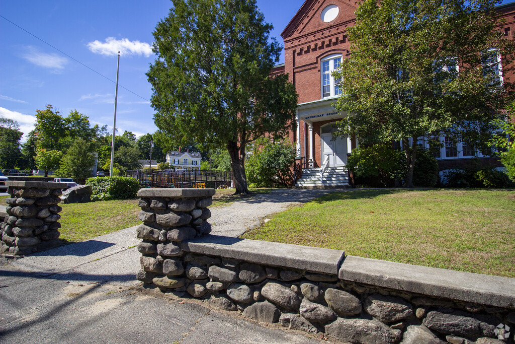 The Greenleaf Academy serves K-5 students living in and near the town of Bradford, MA.