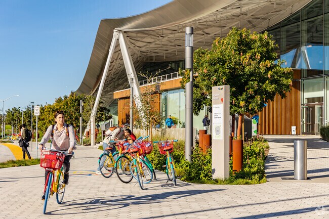 Located just across from Google’s campus, Rex Manor rests in the heart of Silicon Valley.