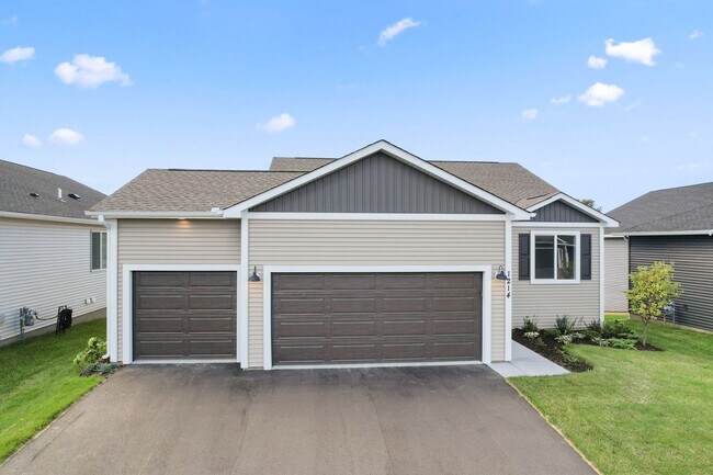 1214 Compton Ave, River Falls, WI 54022 - photo 6