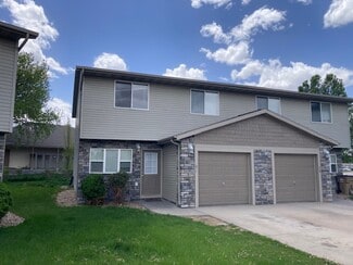 216 Saratoga Cir, Grand Island, NE 68801