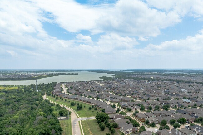 Paloma Creek South balances suburban living by Lake Lewisville with proximity to the Dallas-Fort Worth Metroplex.