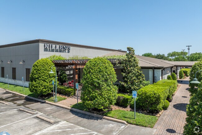 Killen's Steakhouse, in Southern Trails, is a great spot to celebrate a birthday or anniversary.