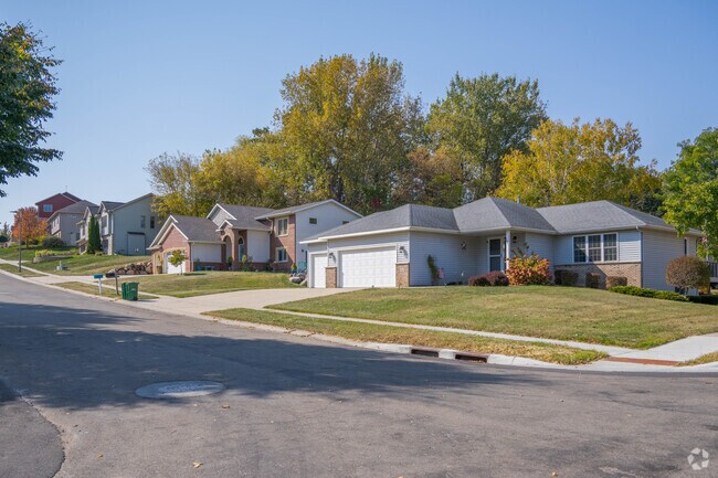 A row of homes in the Golfview neighborhood.