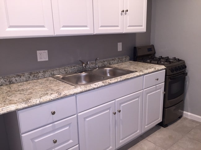 Villa Gardens, Hawthorne, CA 90250 - photo 4