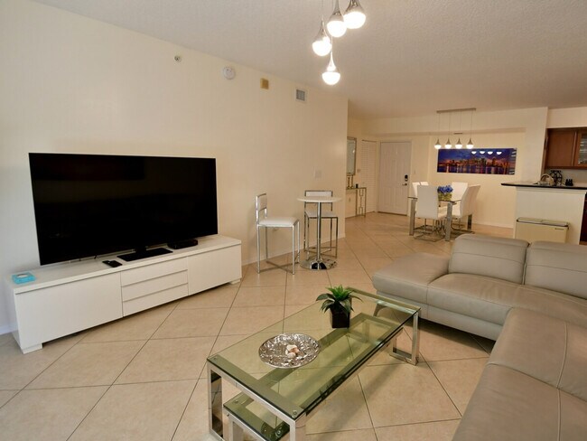 2080 Jimmy Buffett Mem Hwy unit ID1056262P, Hallandale Beach, FL 33009 - photo 4