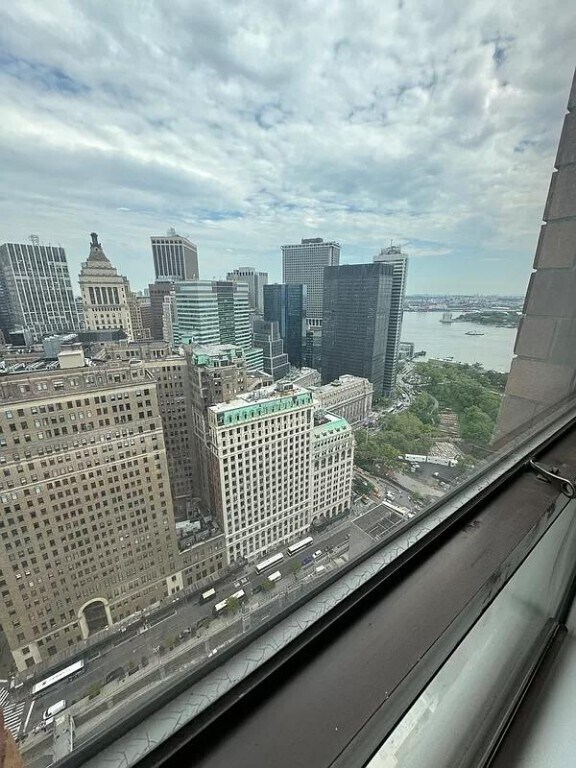 20 West St Unit 37F, New York, NY 10004