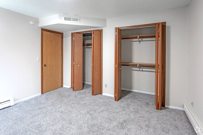 Southview Greens, Inver Grove Heights, MN 55077 - photo 5