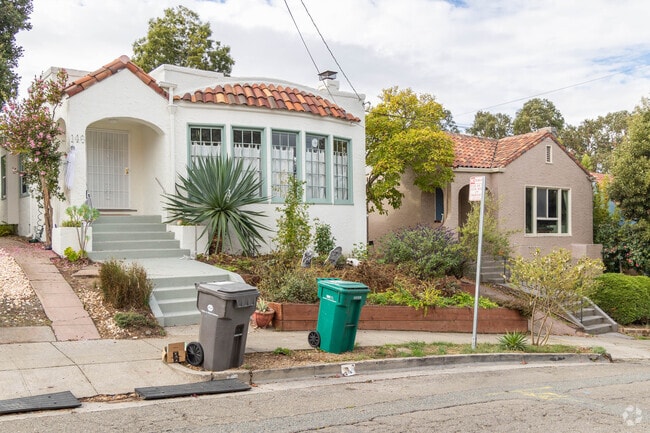 Cute Mediterranean homes with tile roofs are also seen sprinkled throughout the Harrison area.