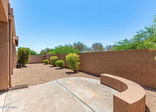 16021 W Becker Ln, Surprise, AZ 85379 - photo 5